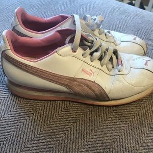 {PUMA} white/pink sneakers size 9
